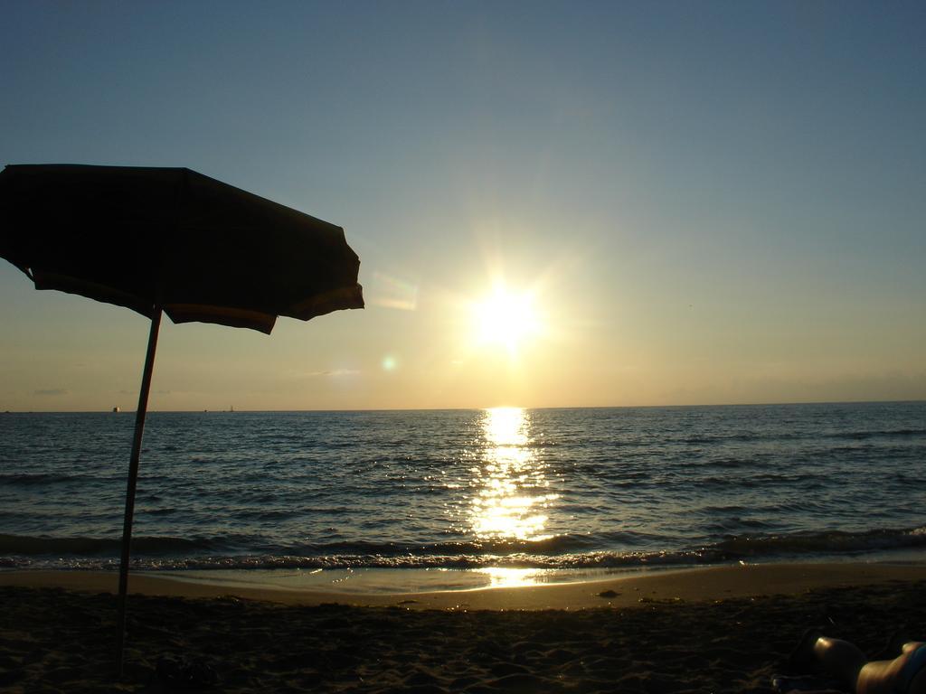 Residence Rossomelograno Agropoli Bagian luar foto